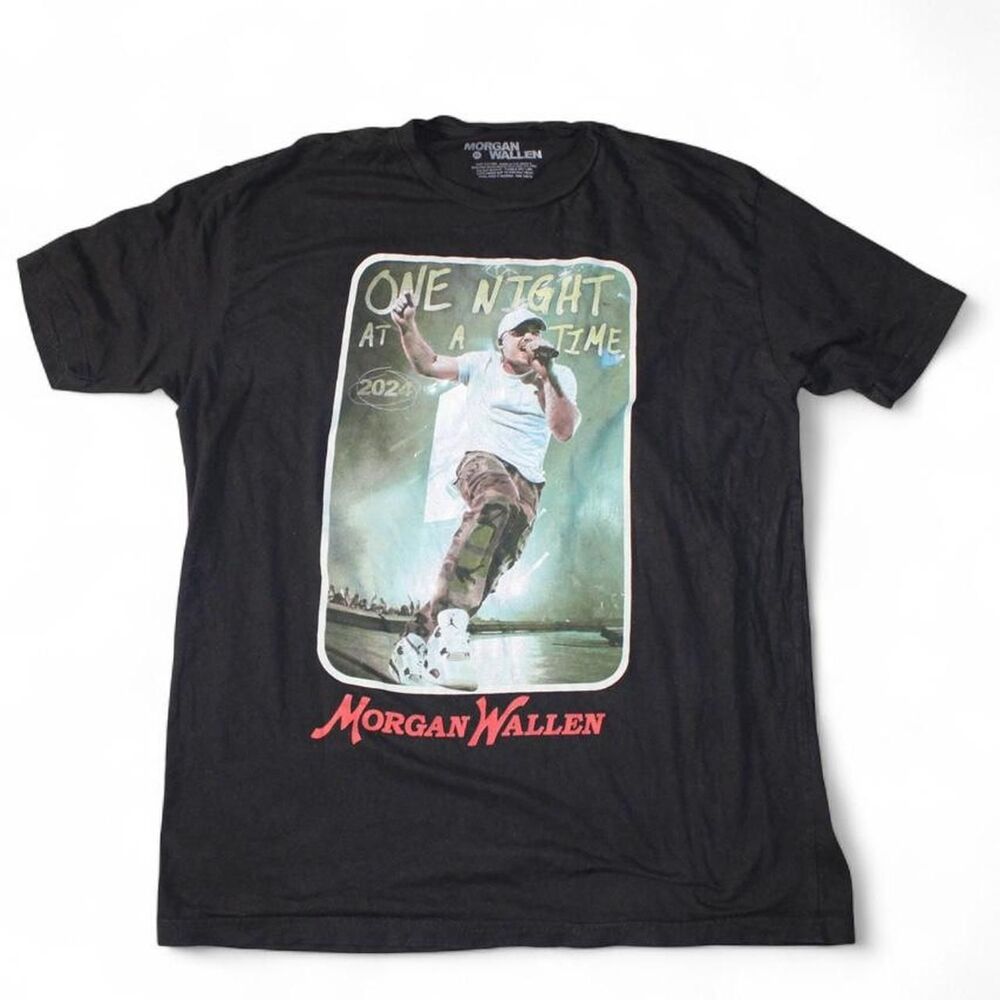 Gildan Men's Black T-shirt